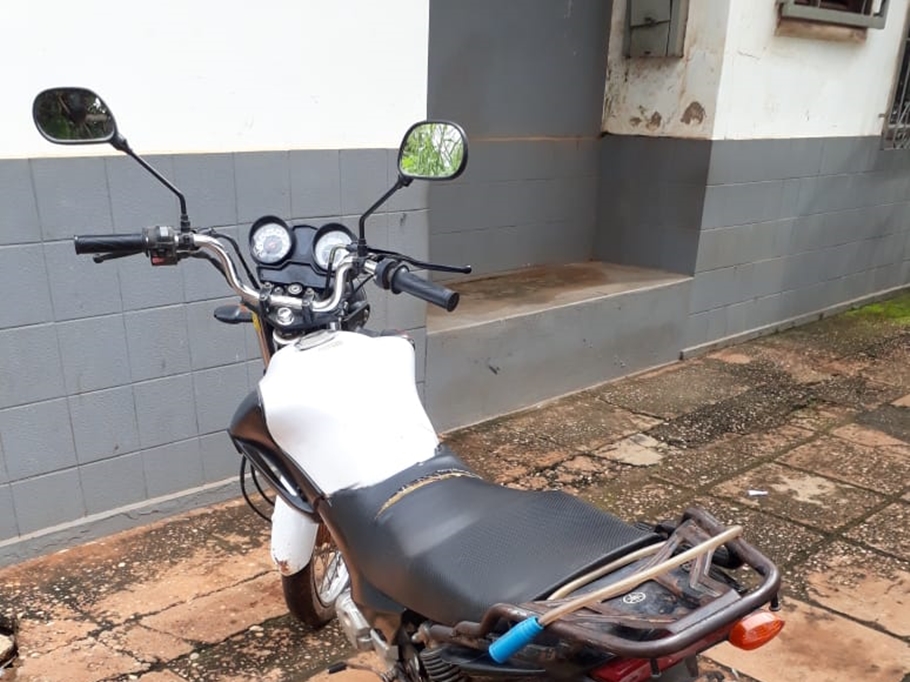 Veículo recuperado pela Polícia Civil na Vila do Bec