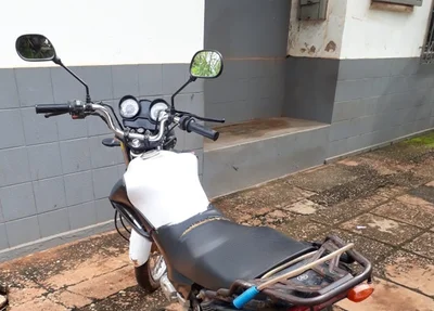Veículo recuperado pela Polícia Civil na Vila do Bec