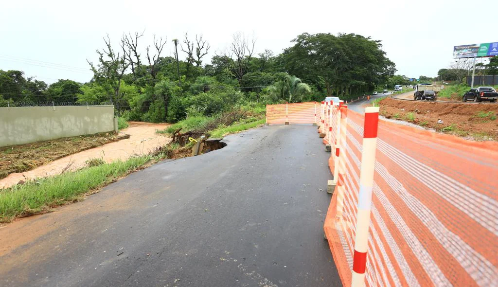 Parte da BR 343  interditada