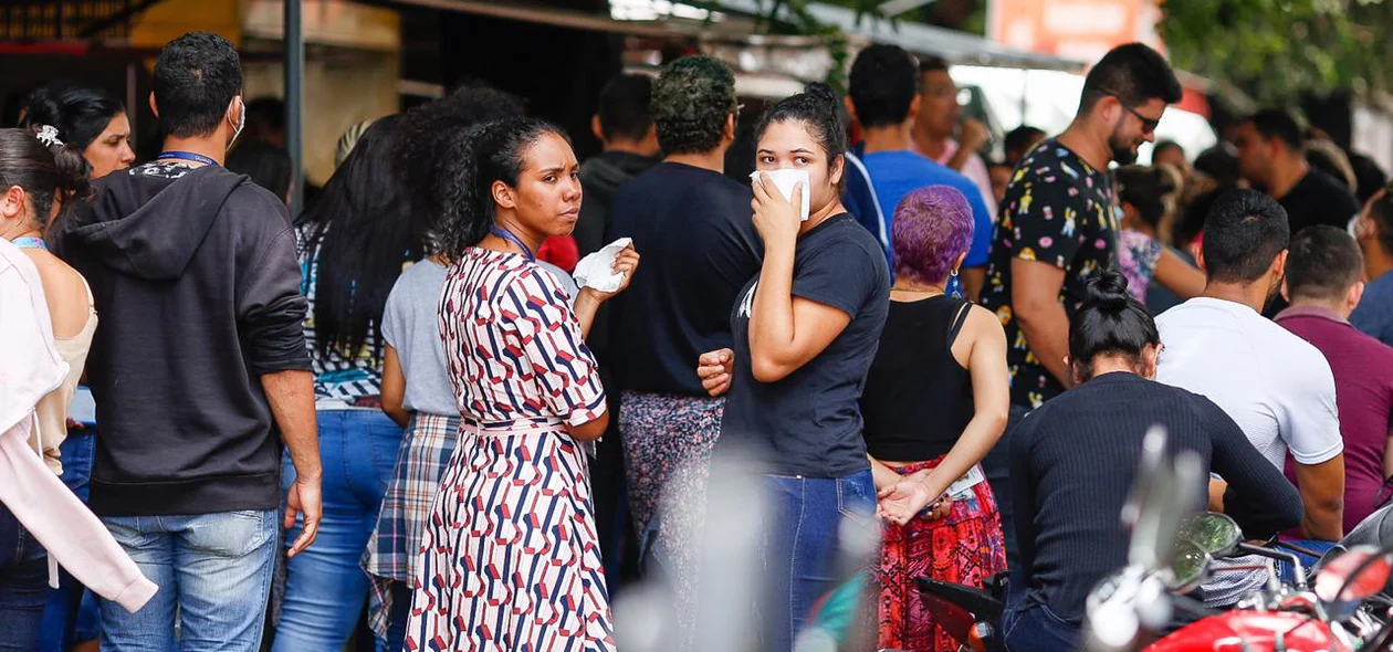 Funcionários se protegem como pode