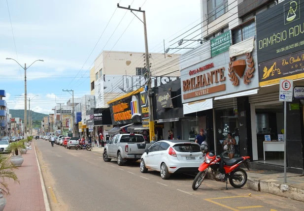 Decreto atinge em cheio as lojas do centro comercial de Picos
