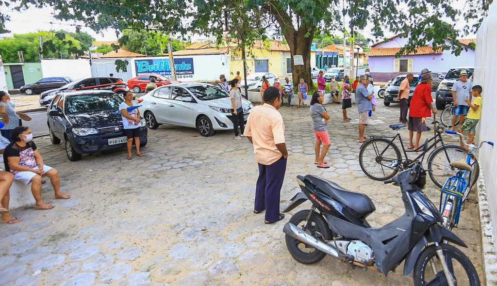 Local onde estava sendo fornecida a vacina para idosos