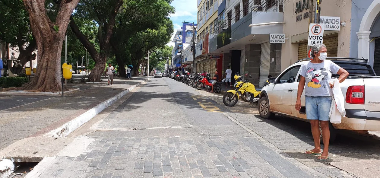 Ruas do Centro de Teresina ficaram vazias