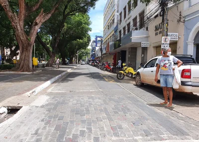 Ruas do Centro de Teresina ficaram vazias