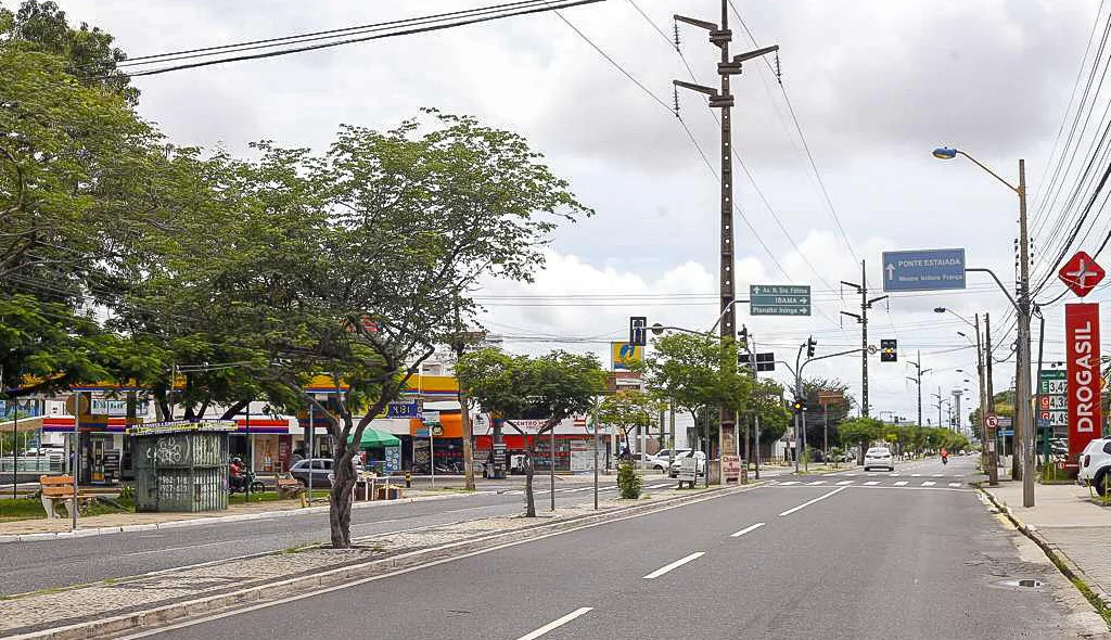 Avenida Dom Severino sem fluxo de veículos