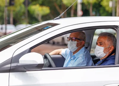 Idosos participam da vacinação