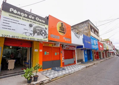 Lojas estão sendo arrombadas 