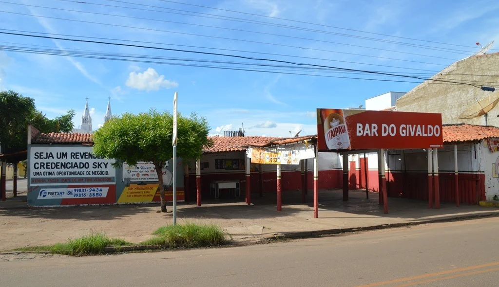Bares também fecharam as portas