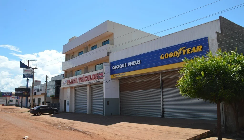 Lojas fecharam as portas desde segunda-feira