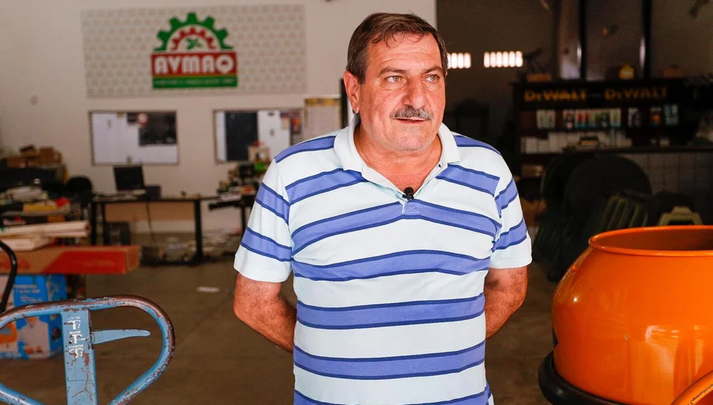 Roberto Santos, dono da loja AVMAQ 