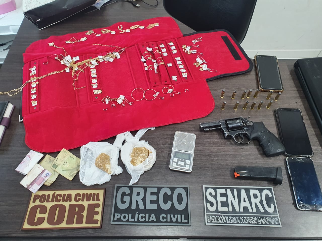 Material apreendido durante a operação