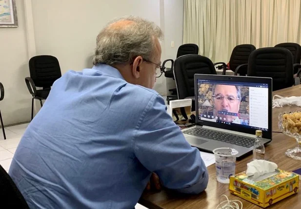Prefeito Firmino Filho em reunião com Paulo Guedes