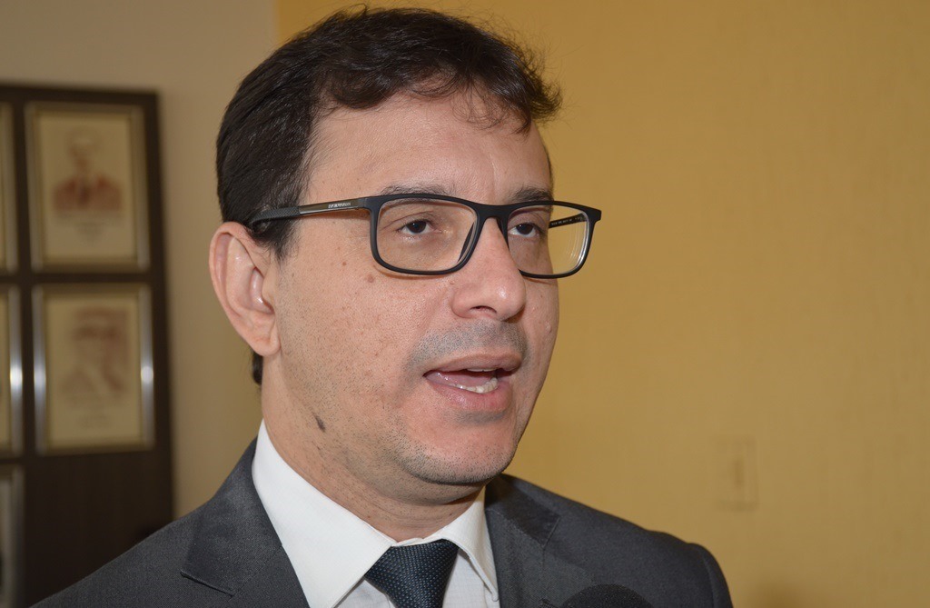 Procurador Maycon Luz garante que decretos do prefeito continuam valendo