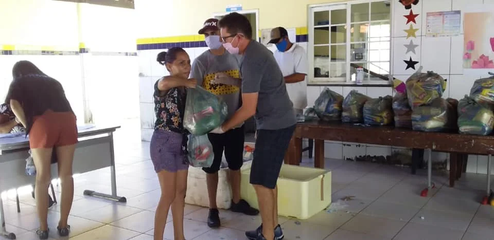 Prefeitura de Buriti dos Lopes distribui mais de mil cestas básicas no final de semana