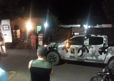 PM esteve no local e prendeu a suspeita