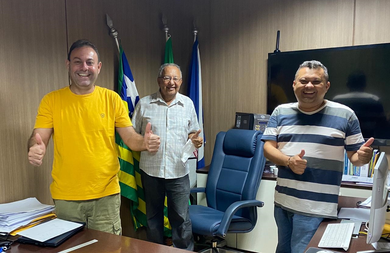 Jeová Alencar e Dr. Pessoa filiam Marquinhos Monteiro ao MDB