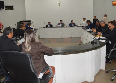 Dez vereadores de Picos trocaram de partido