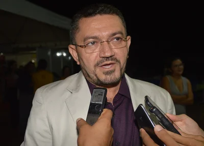 Padre Walmir exonera auxiliares que vão disputar eleições