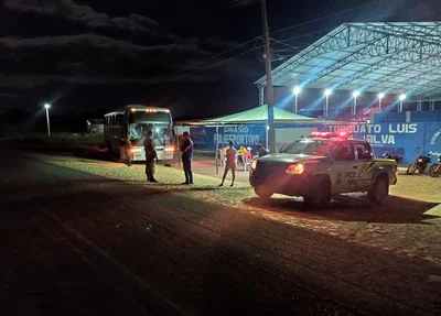 Ônibus retido em barreira sanitária da polícia militar