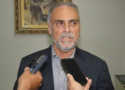Vaga de vice de Araujinho é disputada por partidos aliados