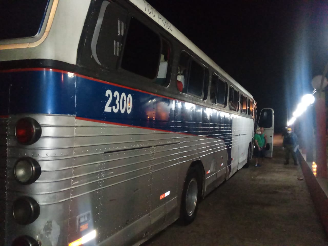 Ônibus retido em São João da Fronteira