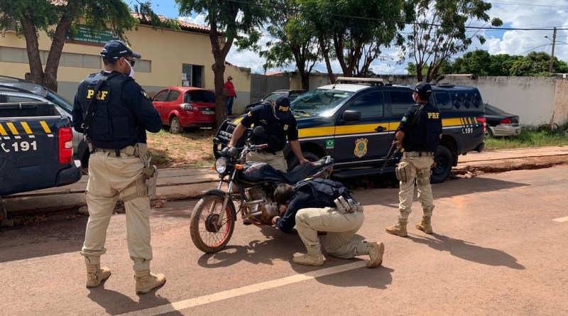 Motocicleta apreendida pela PRF