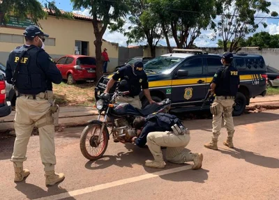 Motocicleta apreendida pela PRF
