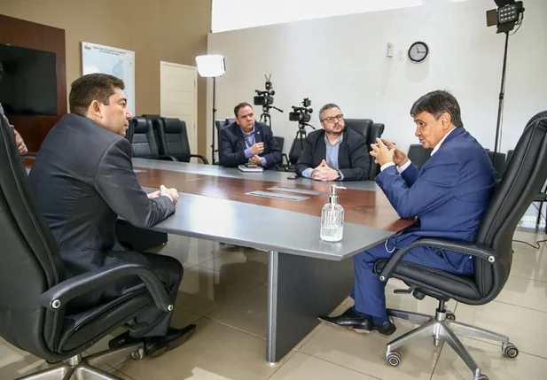 Wellington Dias na reunião sobre o programa Merenda em Casa