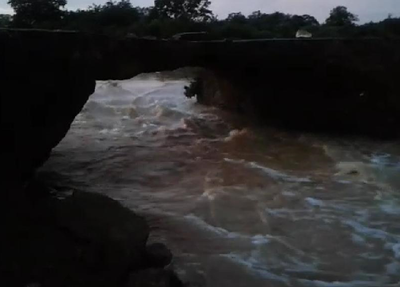 Trecho da PI 459 rompe e deixa moradores isolados em Queimada Nova