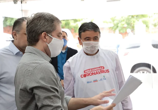 Wellington Dias visita hotel que abrigará equipes médicas