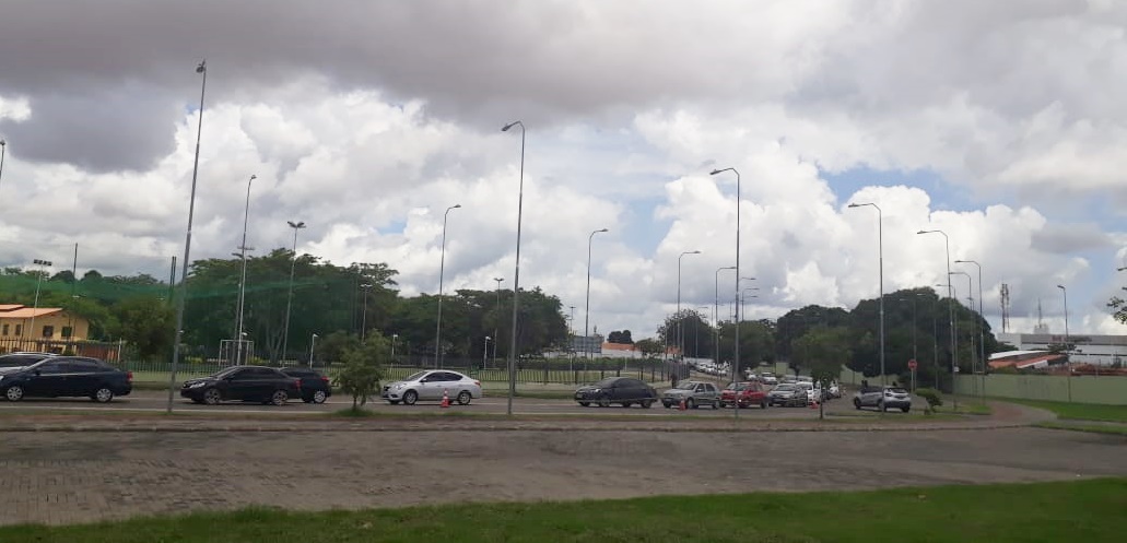 Longa fila no Parque da Cidadania em Teresina