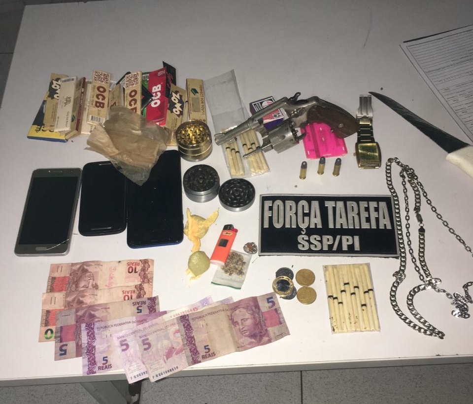 Material apreendido na operação