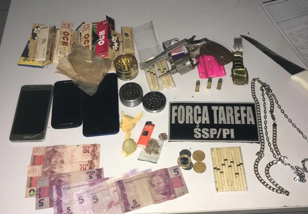 Material apreendido na operação