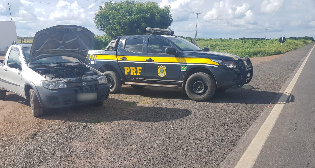 Veículo roubado apreendido pela PRF
