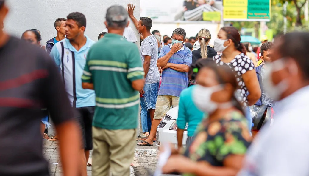 Aglomeração no bairro Dirceu
