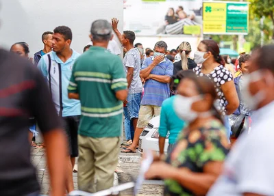Aglomeração no bairro Dirceu