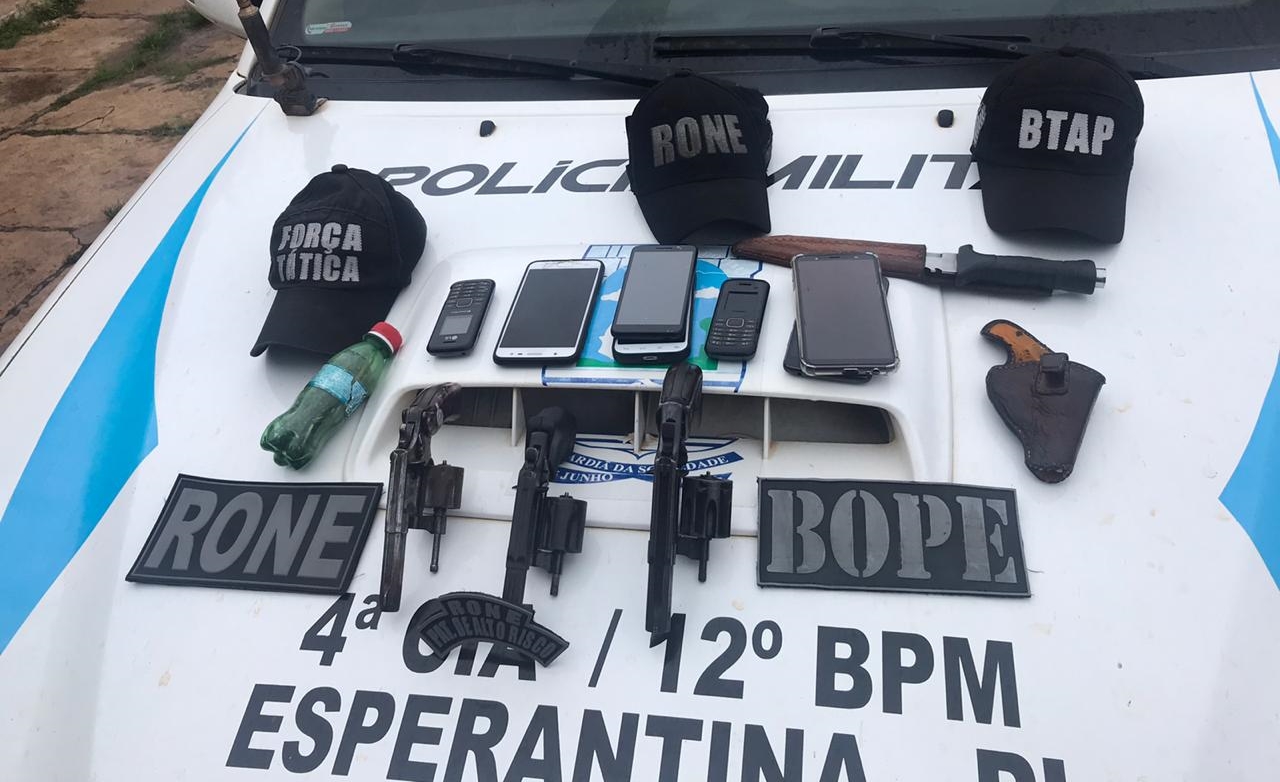 Material encontrado com o suspeito