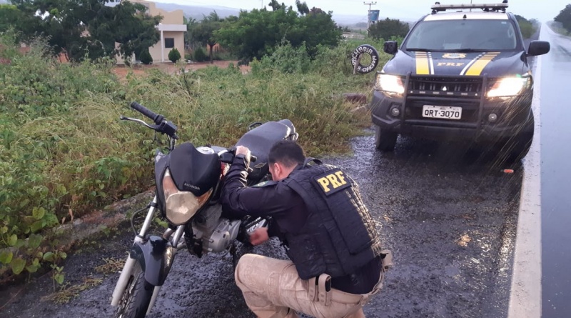 Moto adulterada apreendida pela PRF em Francisco Santos