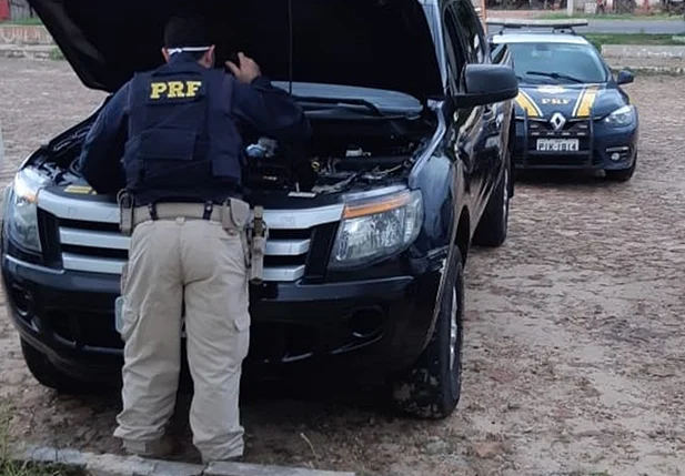 Polícia Rodoviária Federal apreende veículo