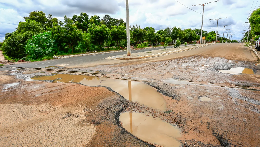 Trecho da Avenida Teresina intrafegável