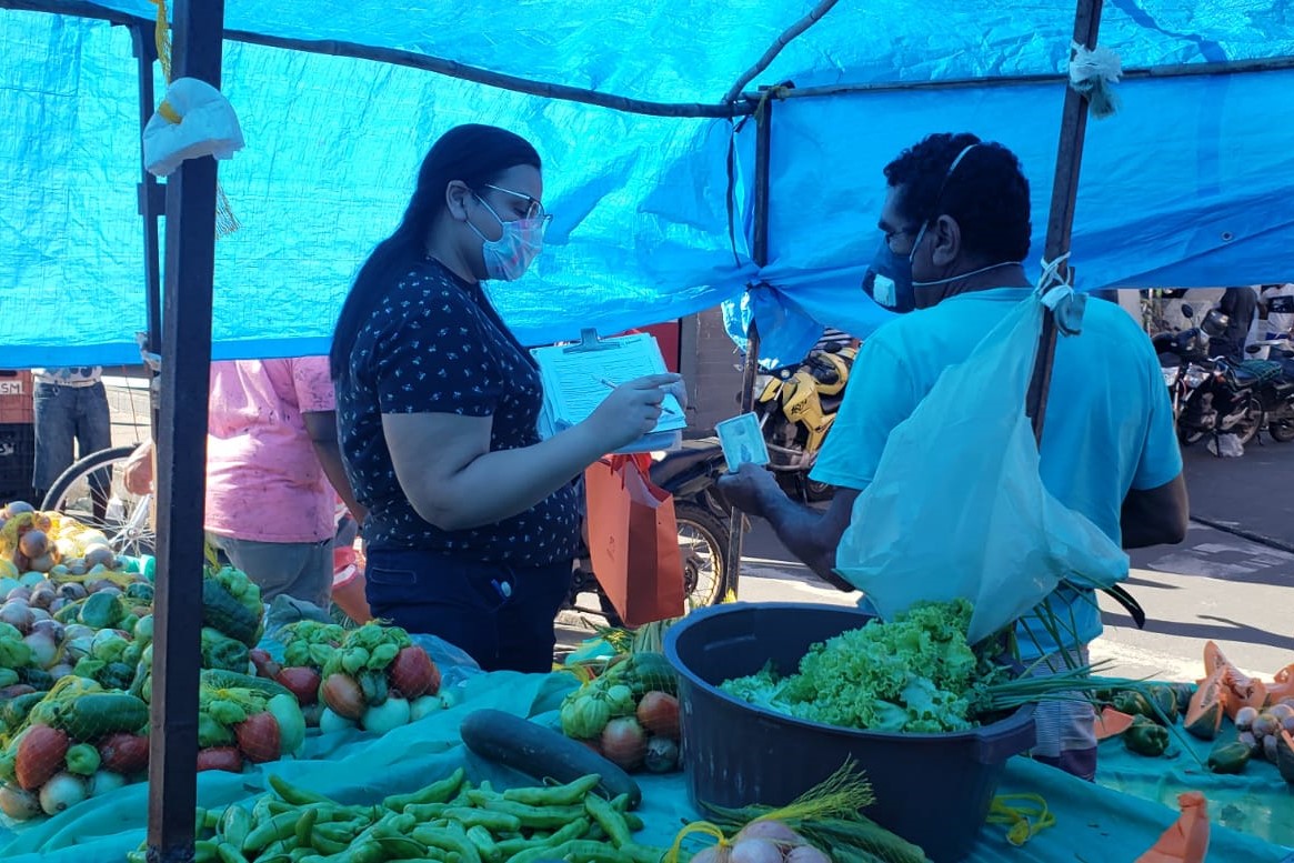 Feira livre durante pandemia da covid-19 em Teresina