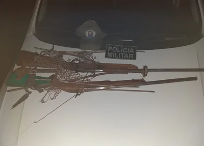 Armas e materiais apreendidos pela PM