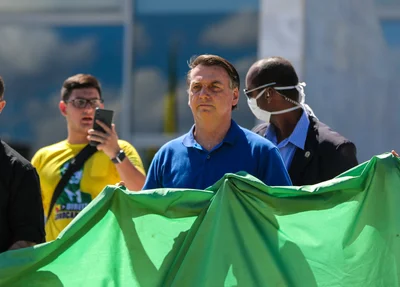 Jair Bolsonaro participa de manifestação em Brasília