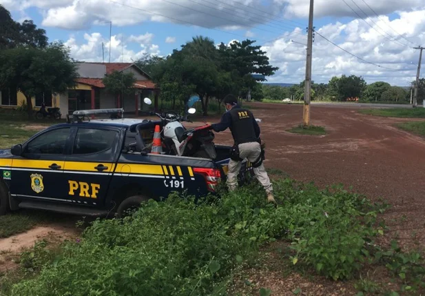 Motocicleta recuperada pela PRF