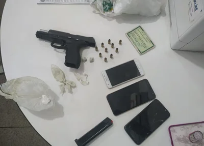 Material apreendido com o criminoso