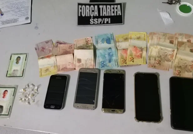 Acusados de tráfico de drogas são presos em flagrante na zona leste