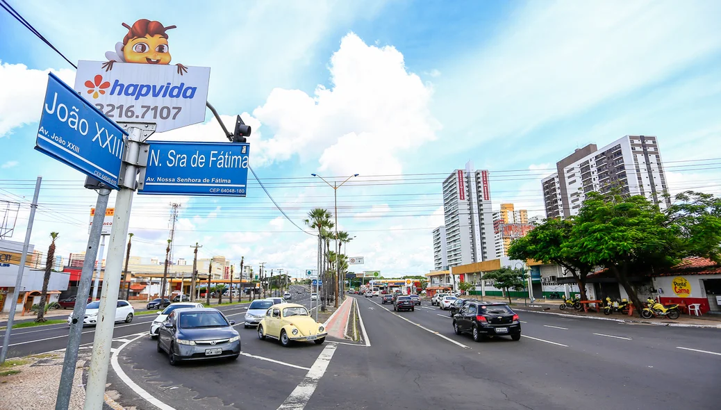 Cruzamento da avenida João XXIII com Avenida Nossa Senhora de Fátima  
