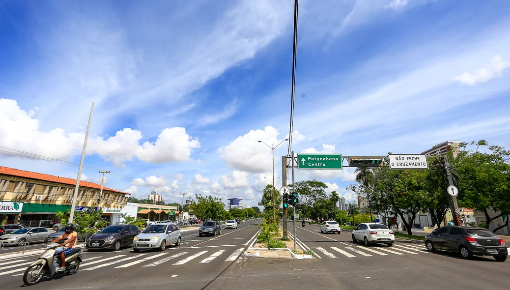 Trânsito na Avenida João XXIII