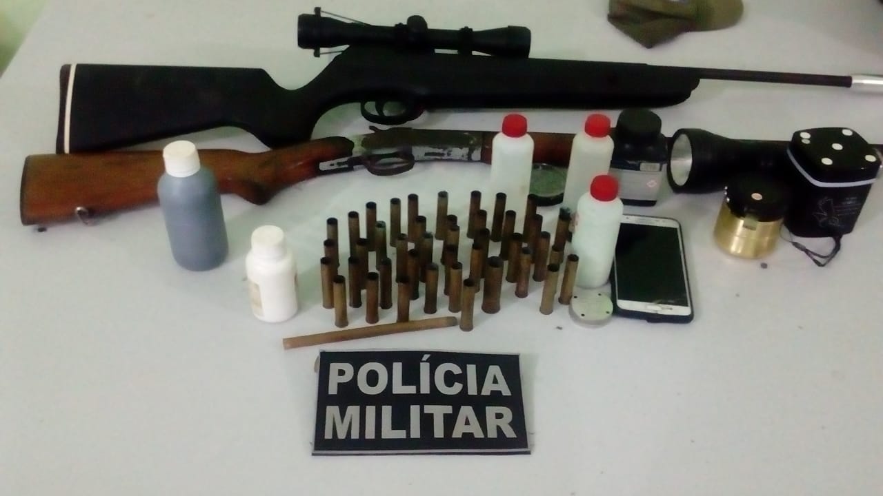 Material apreendido com o caçador