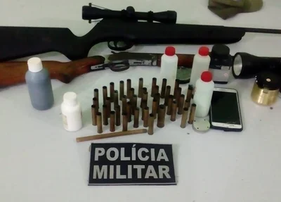 Material apreendido com o caçador